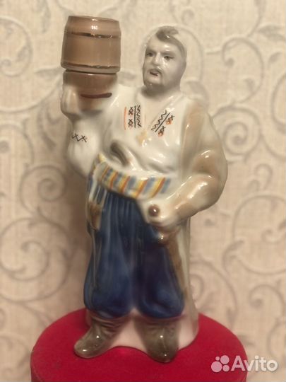 Штоф казак с бочонком