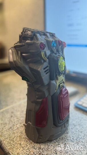 Перчатка Таноса