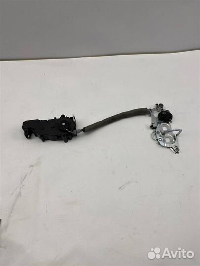 Петля крышки багажника Mercedes Benz E-Class W213