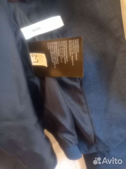 Школьный пиджак синий мятый нужно гладить