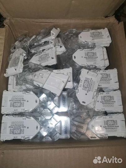 Пломба защелка