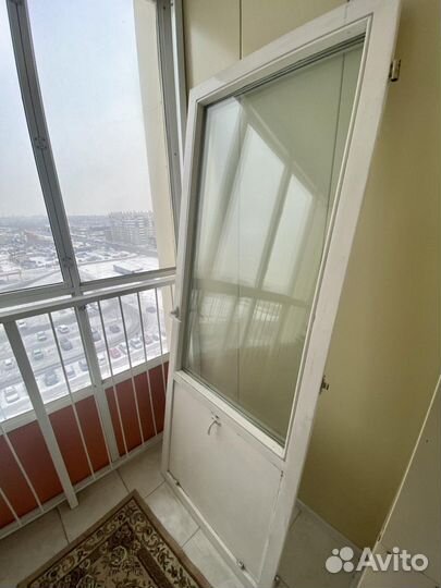 Дверь балконная (дерево)