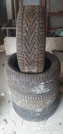 Pirelli Ice Zero 275/45 R20
