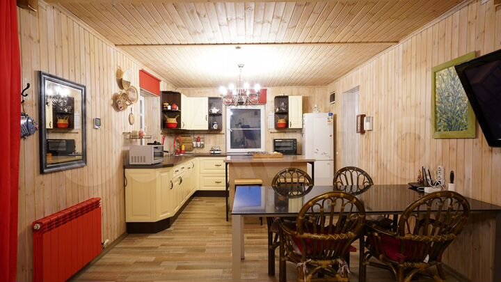 Дом 180 м² на участке 30 сот.