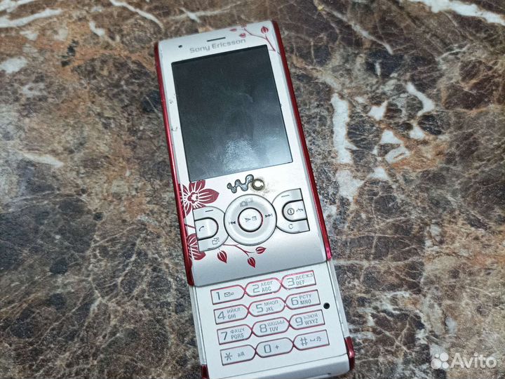 Sony Ericsson W595