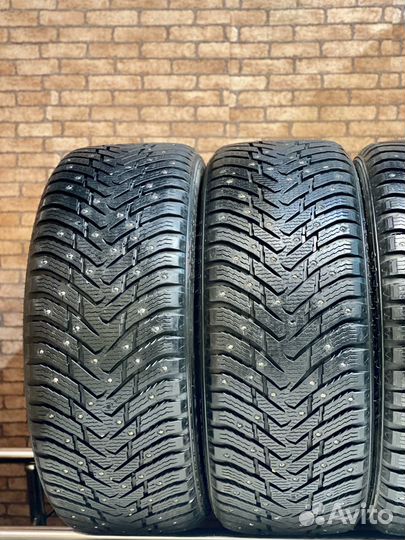 Nokian Tyres Hakkapeliitta 8 275/45 R21 и 315/40 R21