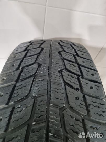 Michelin Latitude X-Ice North 215/60 R17 96T