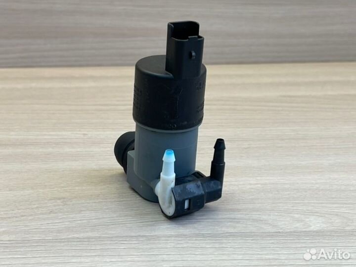 Насос стеклоомывателя Renault Sandero Stepway