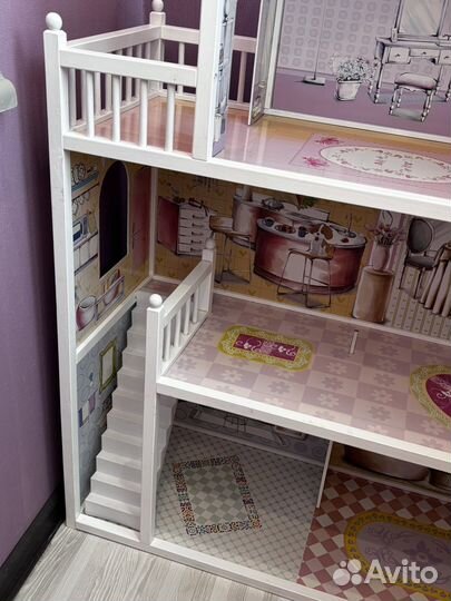 Большой кукольный домик