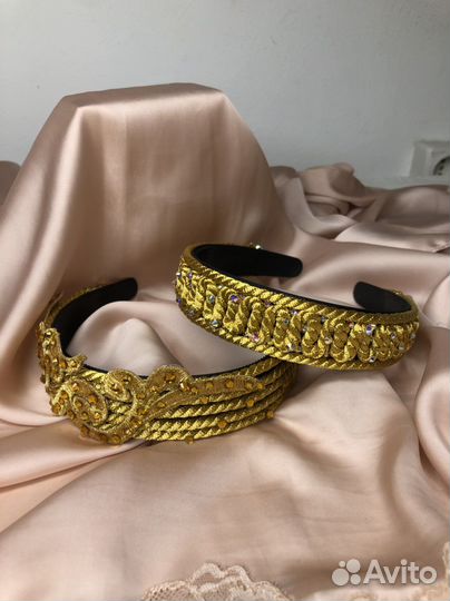 Ободок для волос со стразами