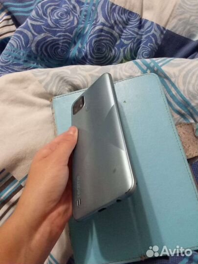 Телефон realme c21