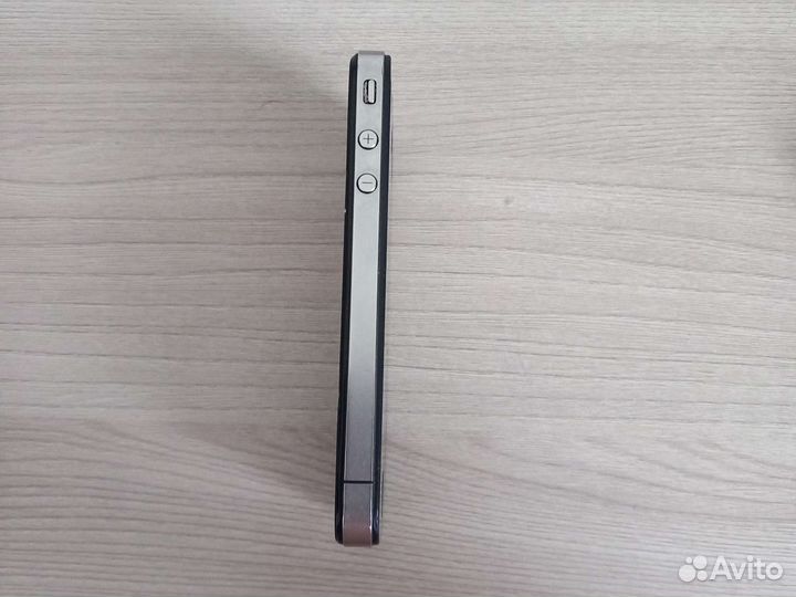 iPhone 4, 8 ГБ