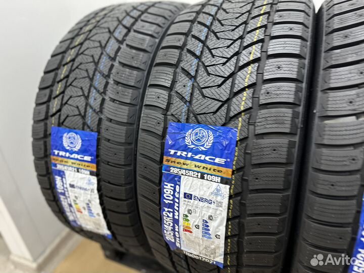 Tri Ace Snow White II 285/45 R21 109H