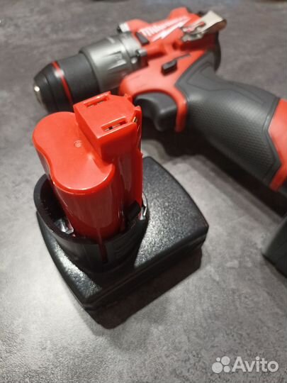 Аккумулятор Milwaukee m12 5Ah не Китай