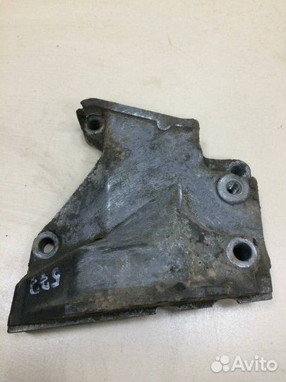 Кронштейн двигателя правый Ford Focus