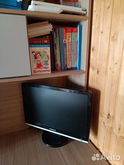 Компьютерный стол