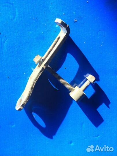 Крепеж Mitsubishi Lancer 4A92