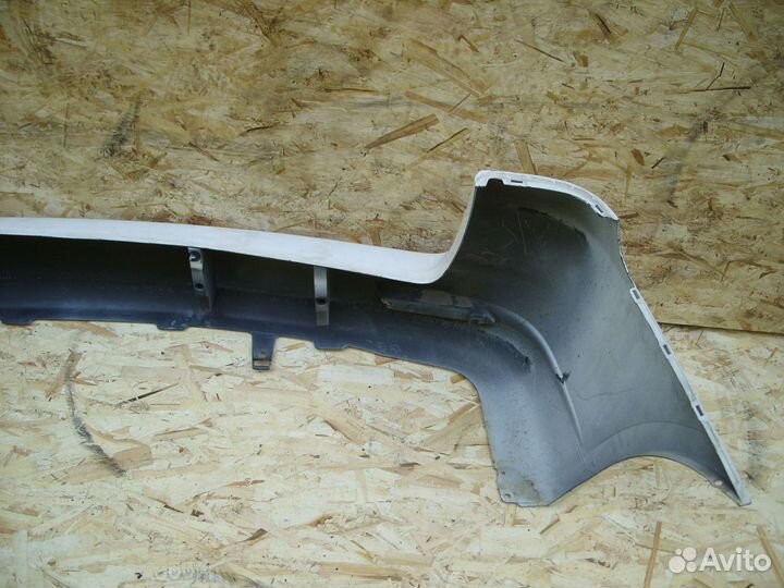 Бампер задний Toyota Raum NCZ20NCZ25 Белыйцарапины