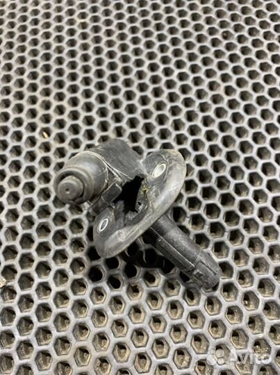 Замок лючка бензобака Cayenne 955-957 Каен