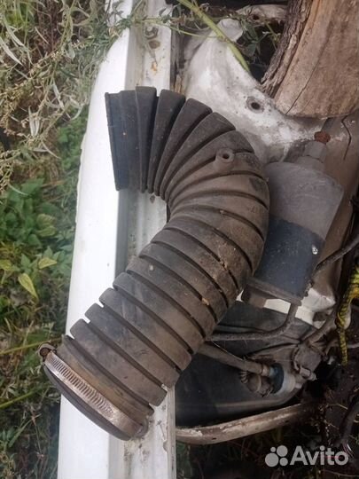 Патрубок воздушного фильтра Audi 100/А6 45 AAE