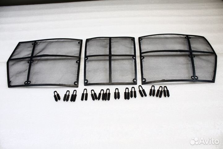 Сетка в решетку радиатора Land Cruiser 200 2012+