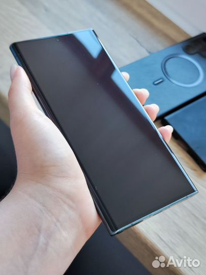 Samsung Galaxy S22 Ultra, 12/256 ГБ