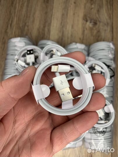 Зарядка Apple USB / Lightning есть В наличии
