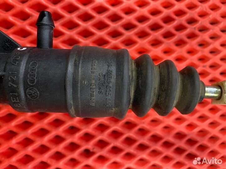 Главный цилиндр сцепления Volkswagen Passat B5