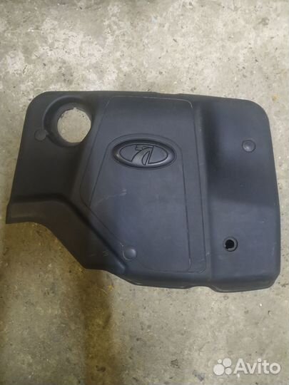 Крышка двигателя 8 кл.1.6 пластм. (плита