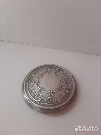 Пудреница серебро