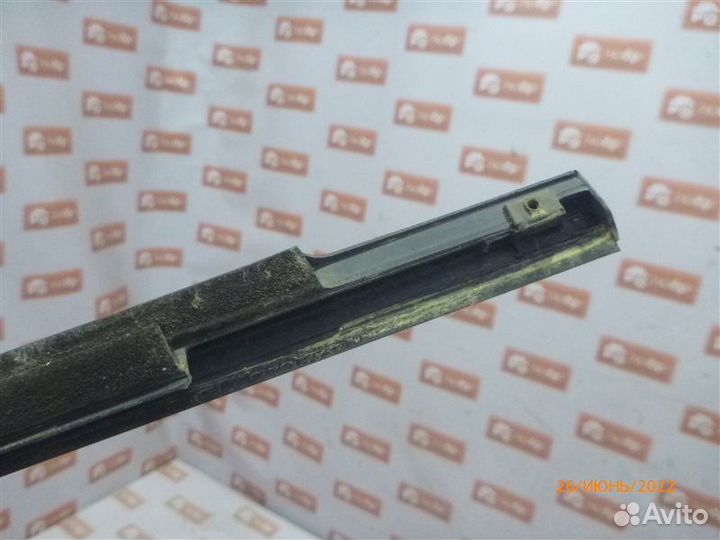 Уплотнитель стекла двери бархотка задний левый