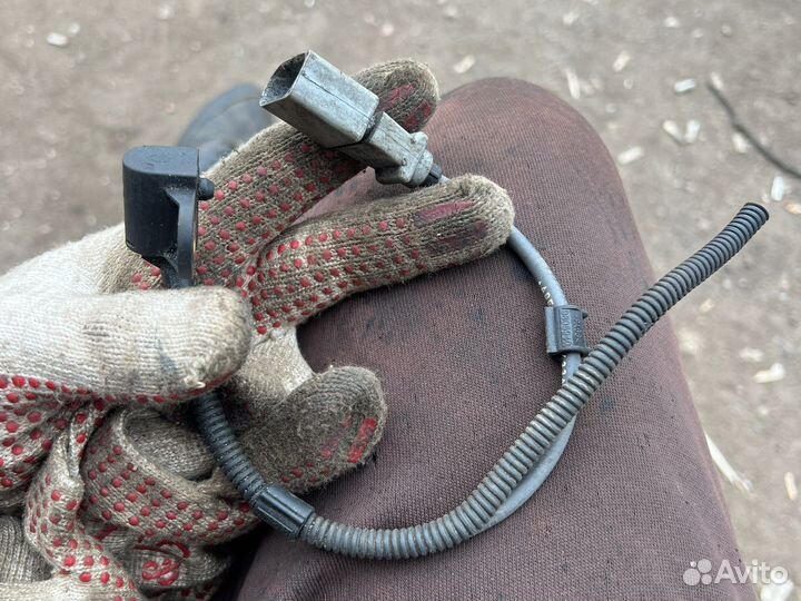 Датчик распредвала VAG 03G906433A