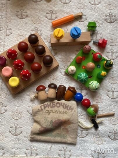 Деревянные игрушки Монтессори набором