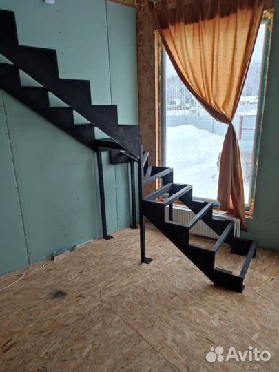 Лестница на металлокаркасе изготовление под ключ