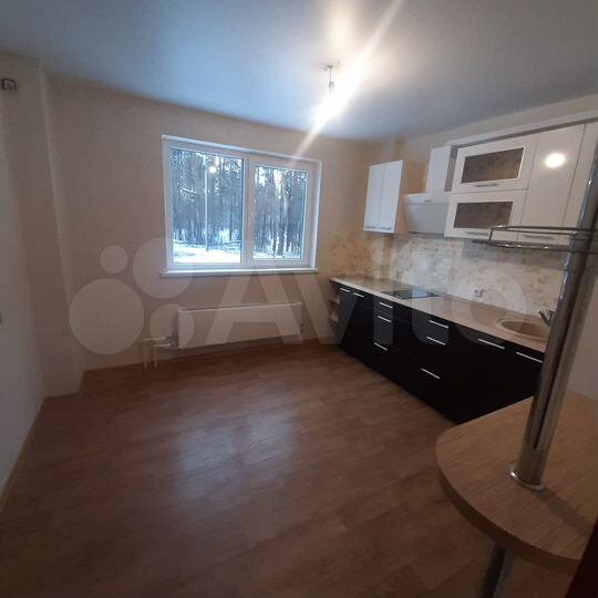 2-к. квартира, 57,4 м², 1/17 эт.