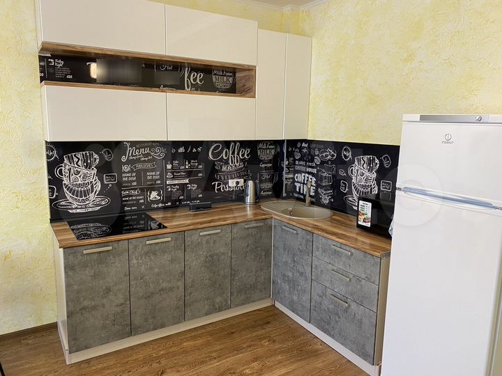 2-к. квартира, 65 м², 1/9 эт.