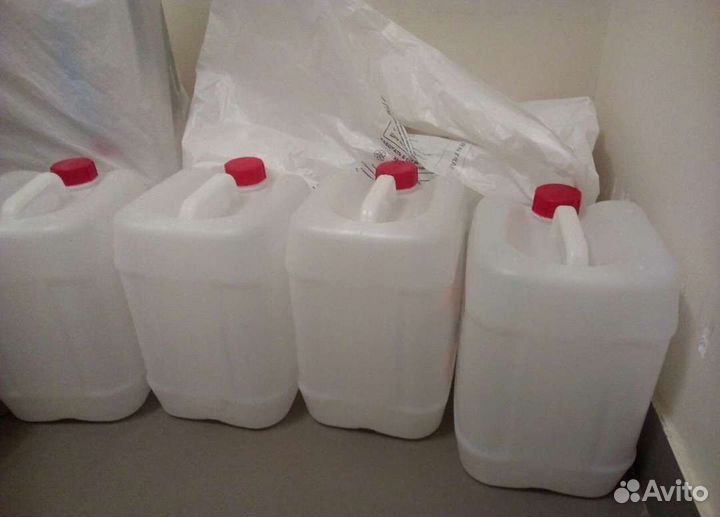 Пластиковые канистры 10л. Б/у