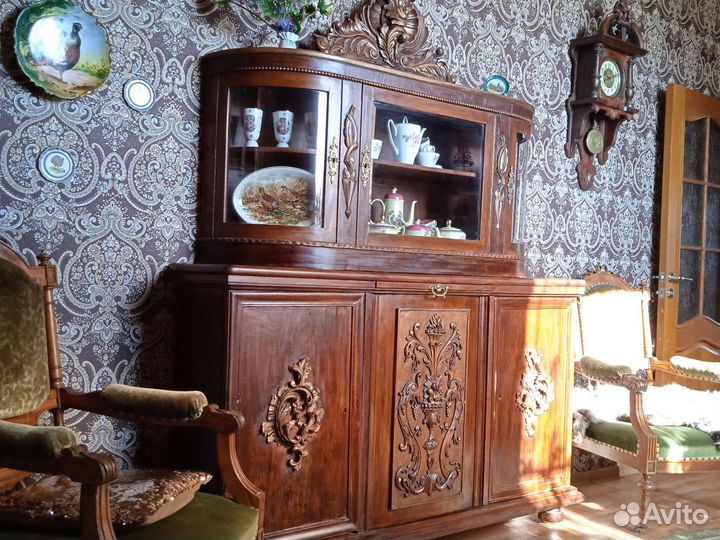 Антикварная горка