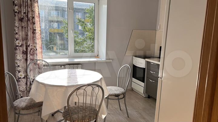 2-к. квартира, 50 м², 4/5 эт.