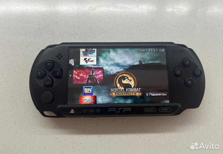 Sony PSP e 1008 прошитая +150игр