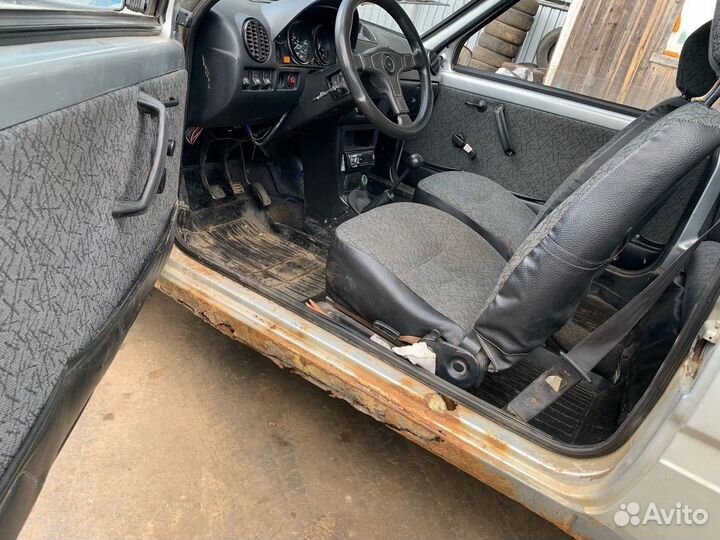 В разбор Nissan Almera N15 купе