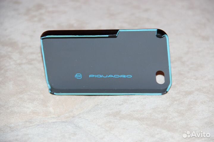 Б/У кожаный чехол на iPhone 4/4s фирмы Piquadro