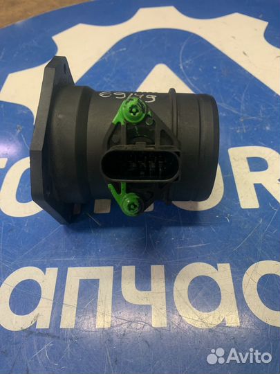 Расходомер воздуха Audi A4 B5 06B133471