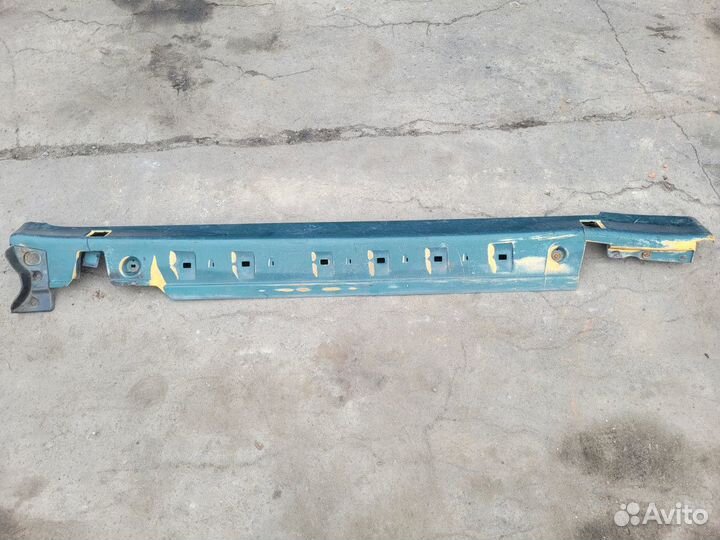 Накладка правого порога на Mercedes W210 рест