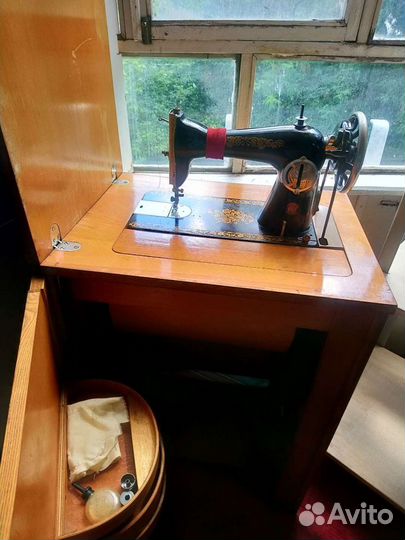 Швейная машинка-тумба Подольск (ножная)
