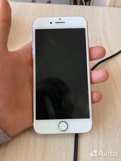 Телефон iPhone 7