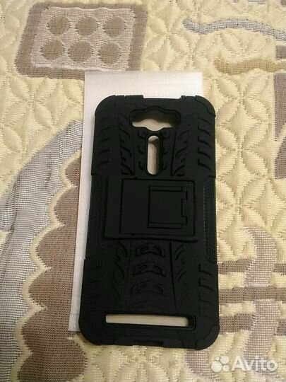 Новый бампер и 2 стекла на телефон Asus 5 дюймов