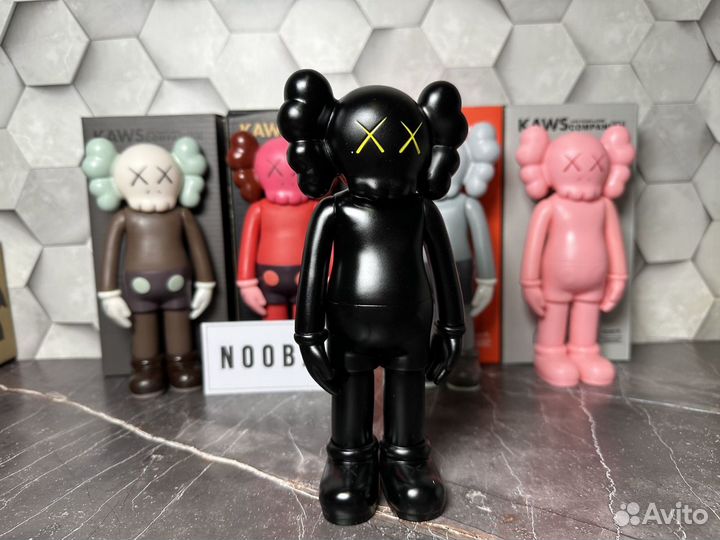 Kaws фигурка