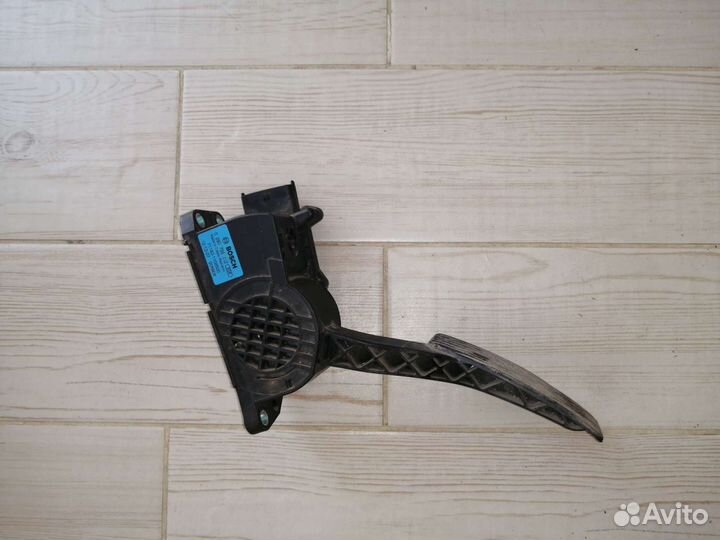 Электронная педаль газа granta