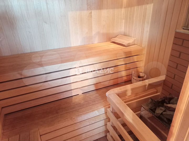 Дом 278 м² на участке 17,3 сот.